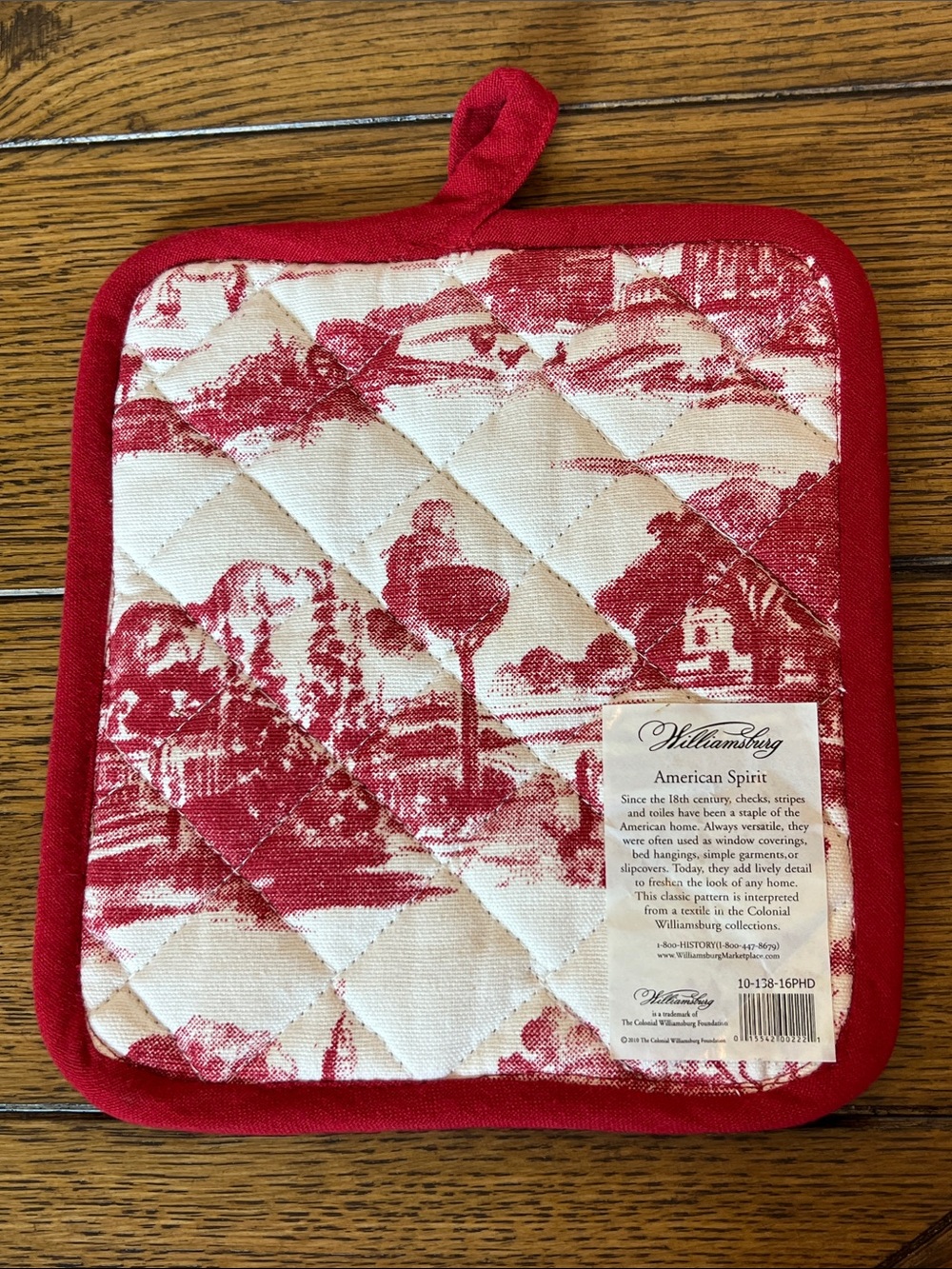 Williamsburg American Spirit Red Toile Quilted Potholder Colonial Kitchen